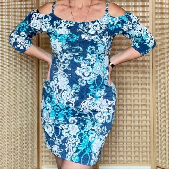 Talk of the Walk Dresses & Skirts - Talk of the Walk NWOT Mini Floral Open Shoulder Stretch Dress Sz S